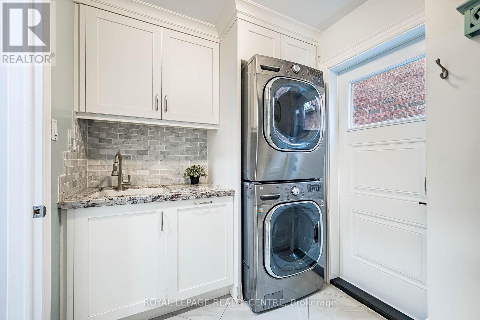 392 Dakota Road, Mississauga, Ontario  L4Z 3A9 - Photo 17 - W12927924