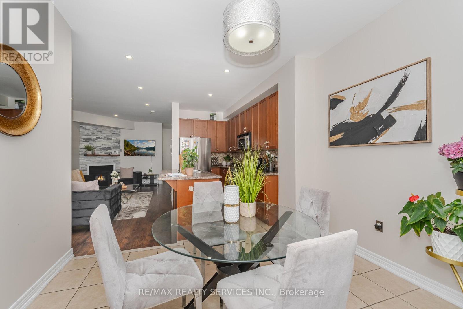 10 Deepcoral Court, Brampton, Ontario  L6V 4P7 - Photo 13 - W12927928