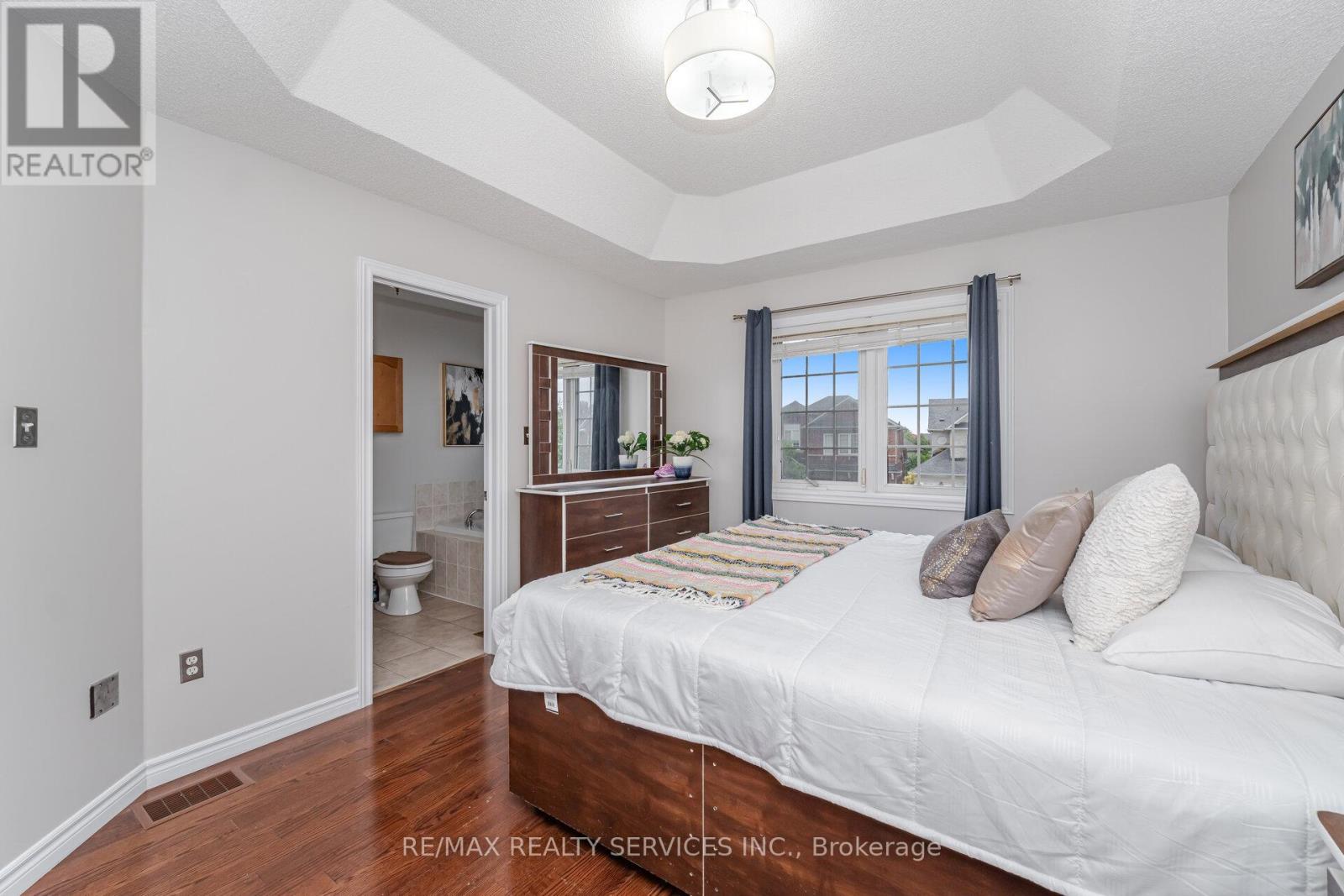 10 Deepcoral Court, Brampton, Ontario  L6V 4P7 - Photo 18 - W12927928