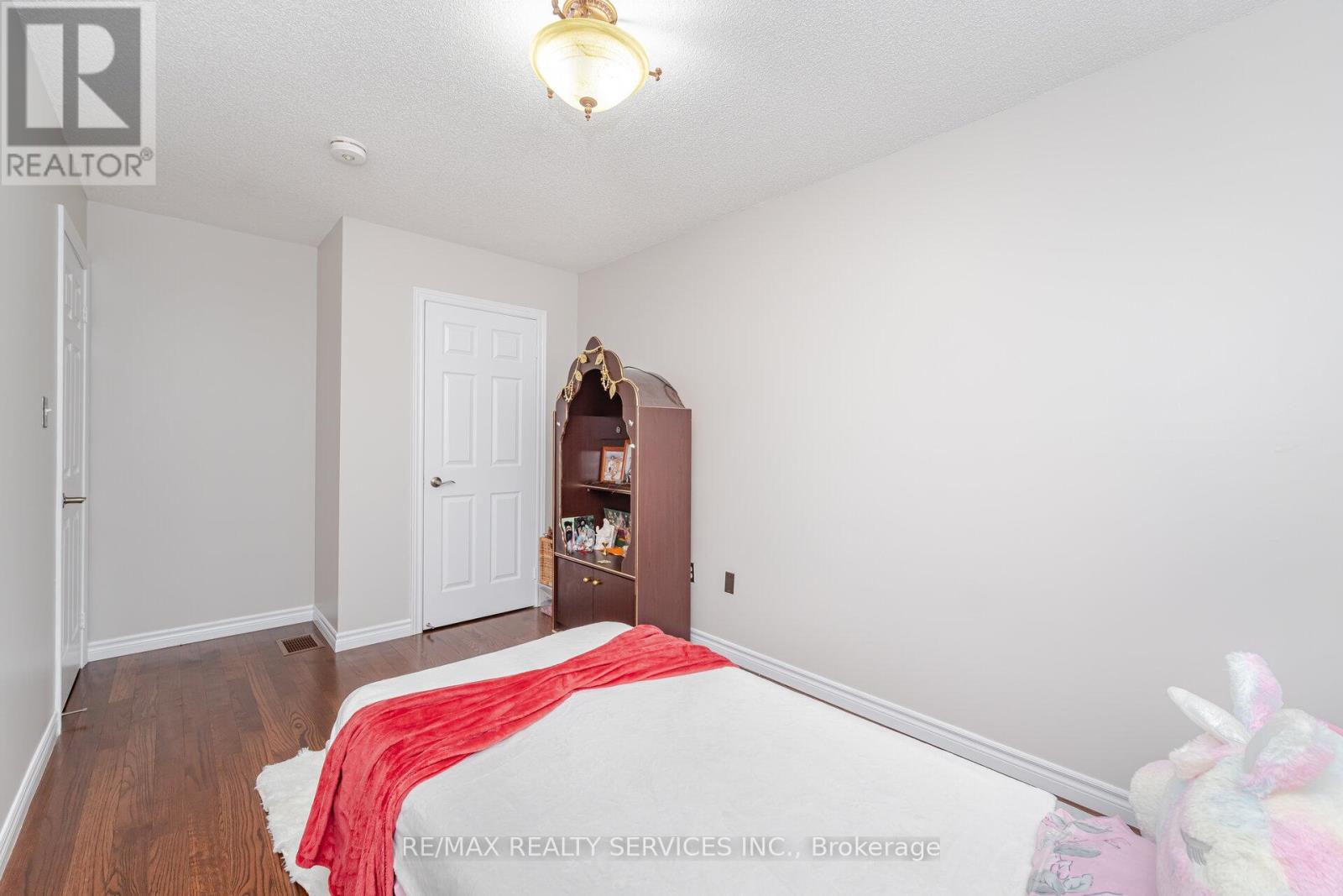 10 Deepcoral Court, Brampton, Ontario  L6V 4P7 - Photo 25 - W12927928