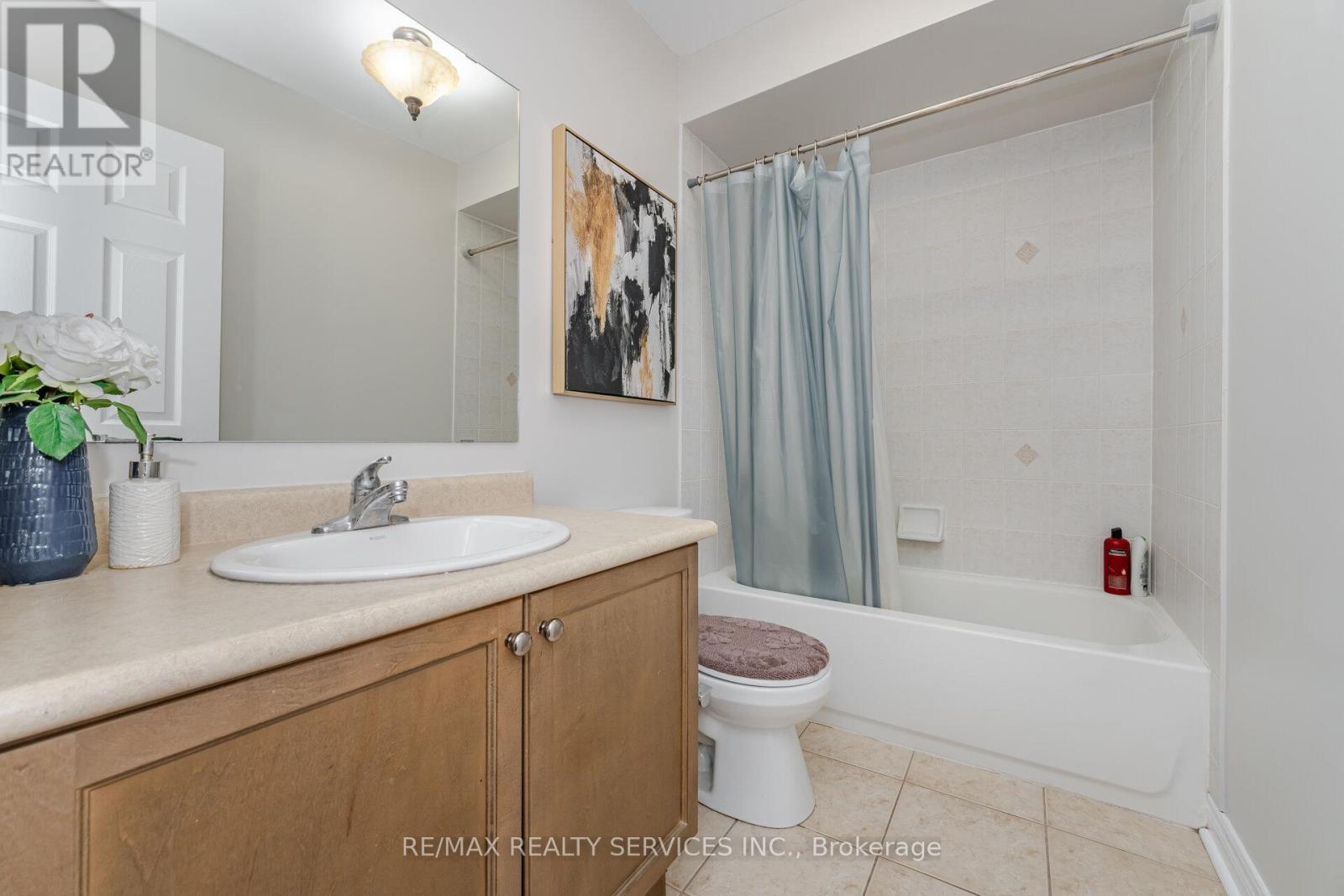 10 Deepcoral Court, Brampton, Ontario  L6V 4P7 - Photo 26 - W12927928