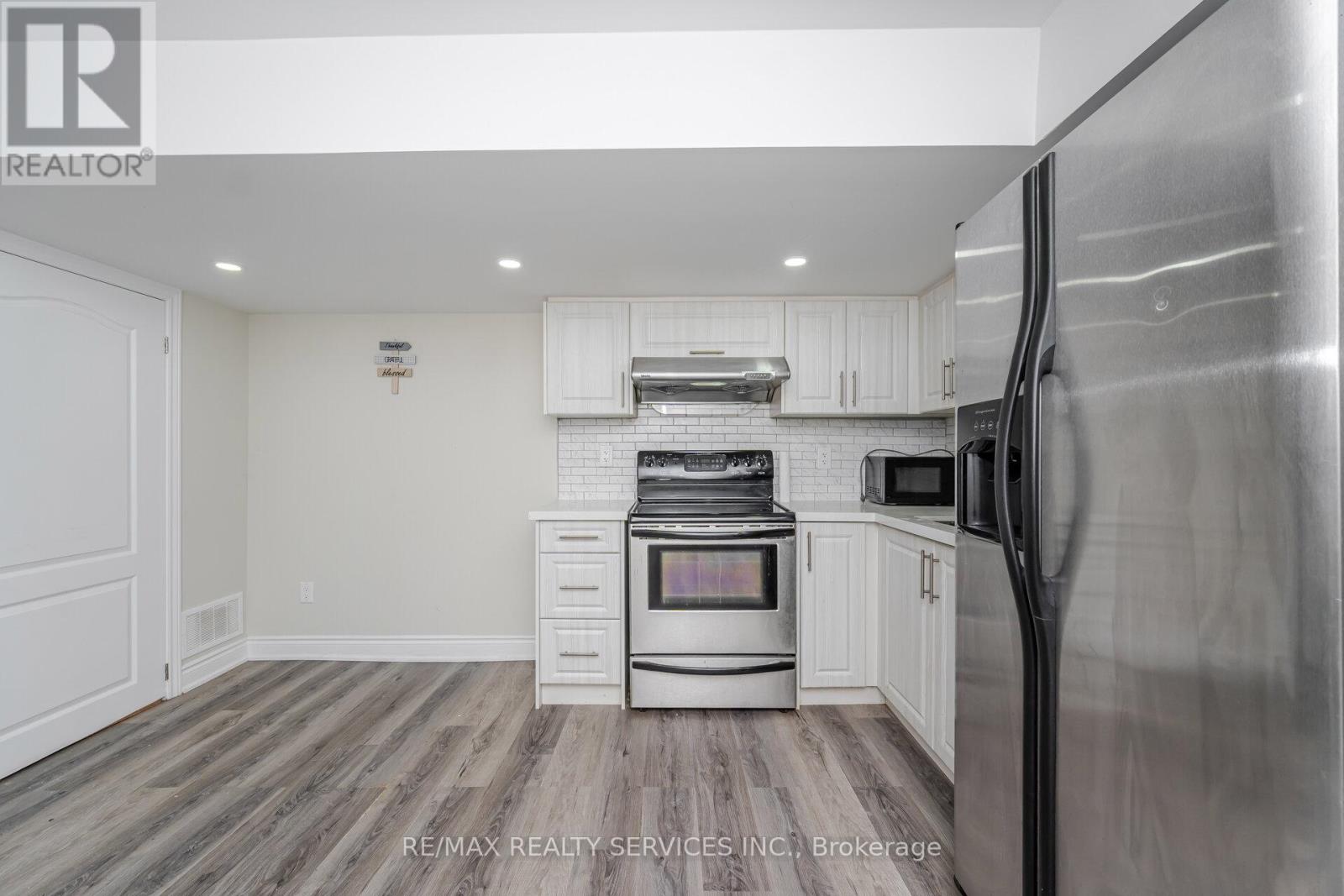 10 Deepcoral Court, Brampton, Ontario  L6V 4P7 - Photo 30 - W12927928