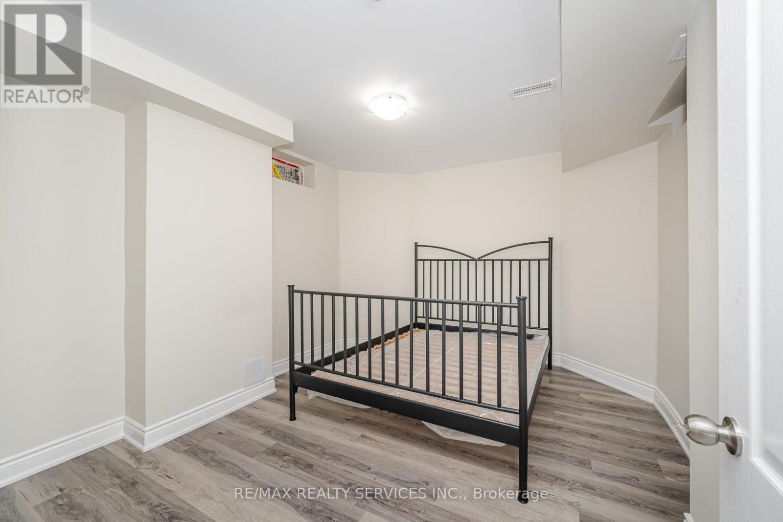 10 Deepcoral Court, Brampton, Ontario  L6V 4P7 - Photo 32 - W12927928