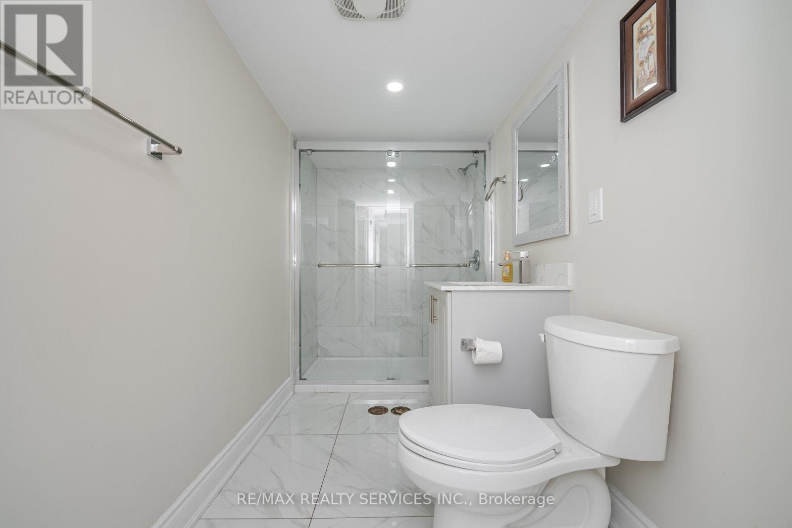 10 Deepcoral Court, Brampton, Ontario  L6V 4P7 - Photo 34 - W12927928