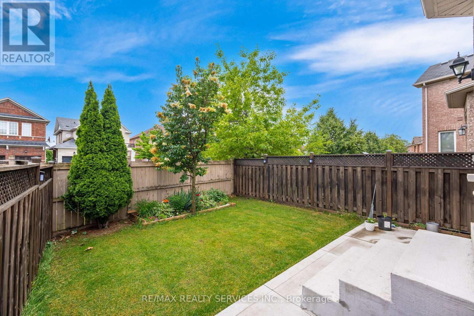 10 Deepcoral Court, Brampton, Ontario  L6V 4P7 - Photo 39 - W12927928