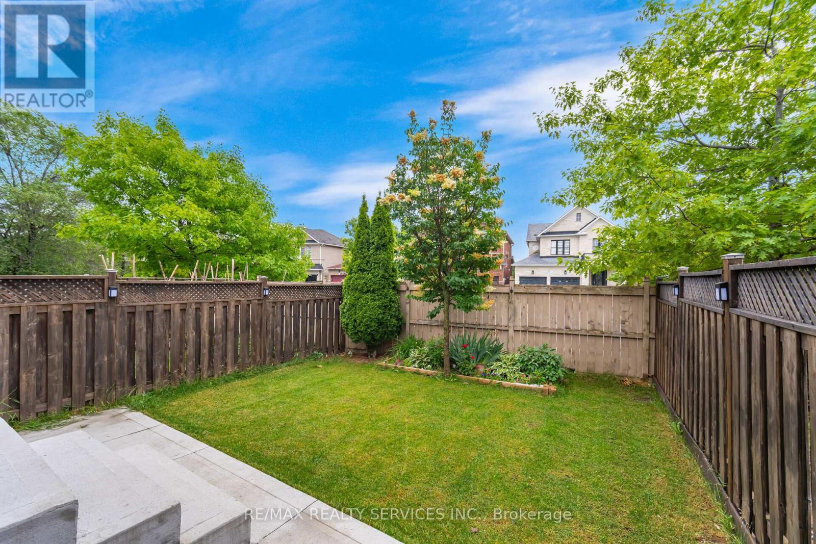 10 Deepcoral Court, Brampton, Ontario  L6V 4P7 - Photo 40 - W12927928