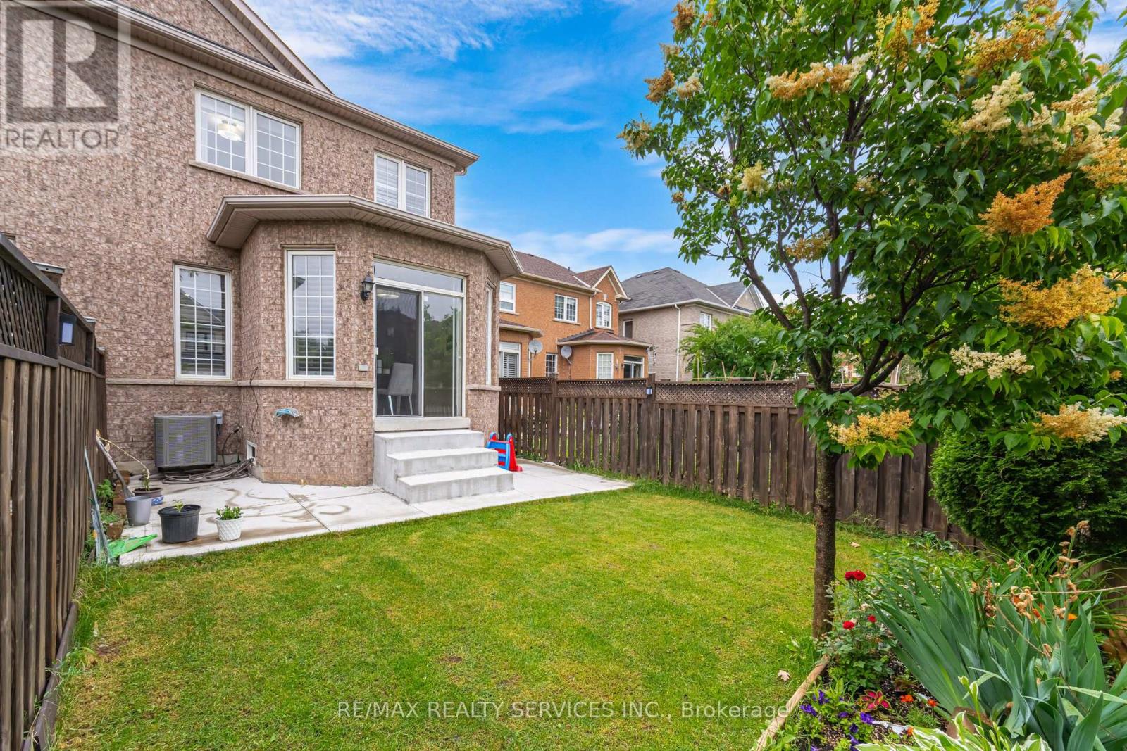 10 Deepcoral Court, Brampton, Ontario  L6V 4P7 - Photo 41 - W12927928