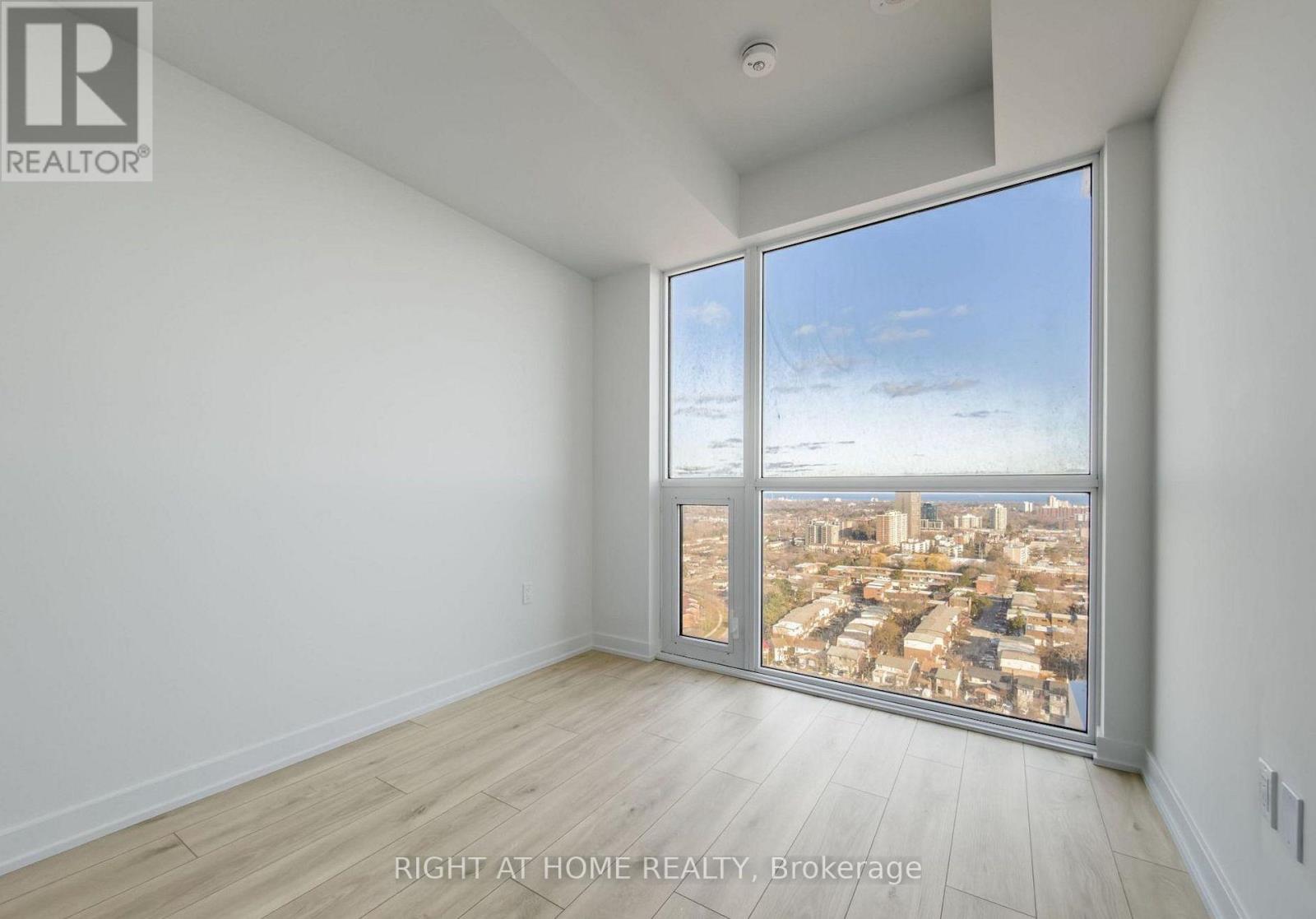 2301 - 1 Fairview Road E, Mississauga, Ontario  L5A 0B4 - Photo 10 - W12927976