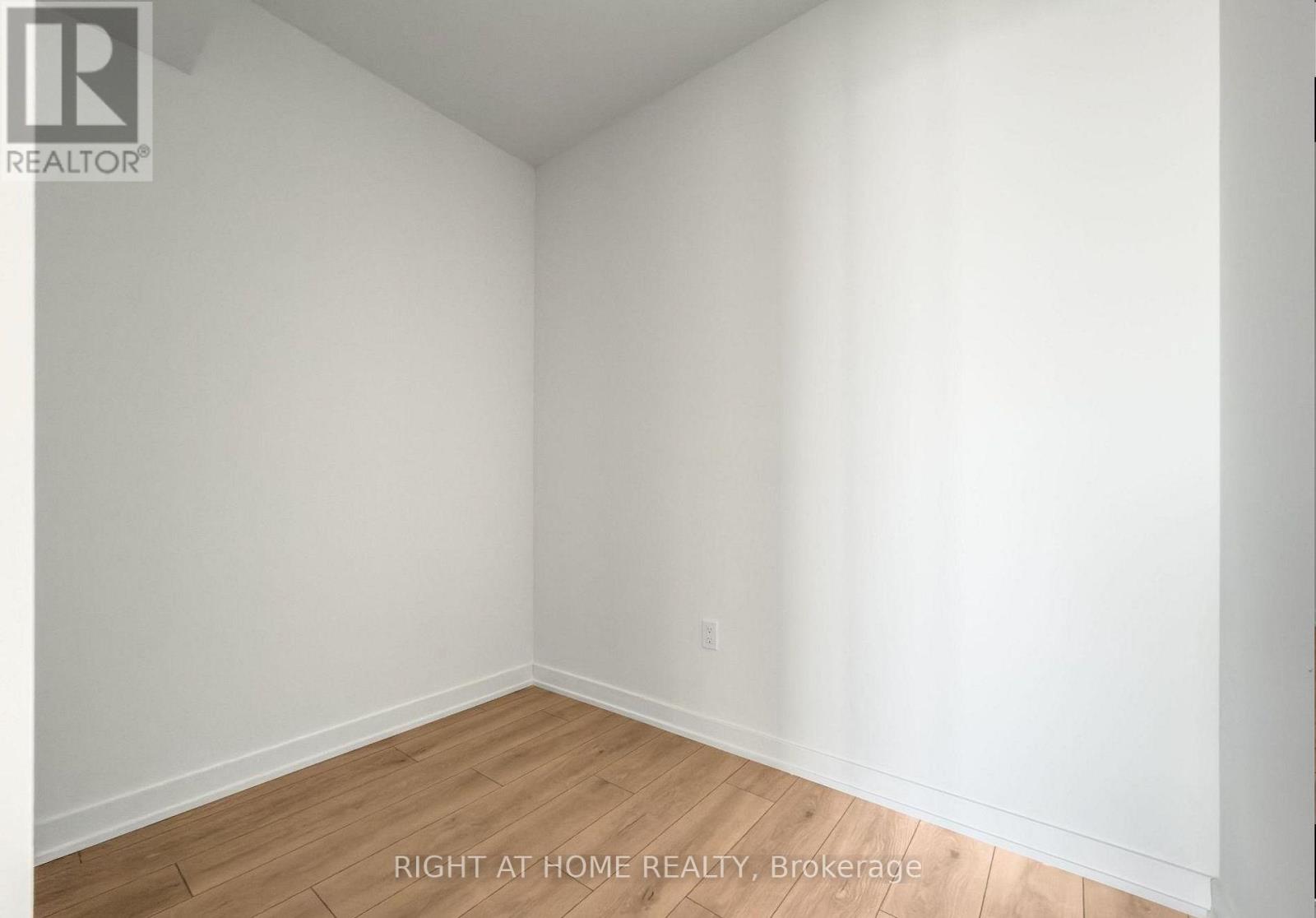 2301 - 1 Fairview Road E, Mississauga, Ontario  L5A 0B4 - Photo 14 - W12927976