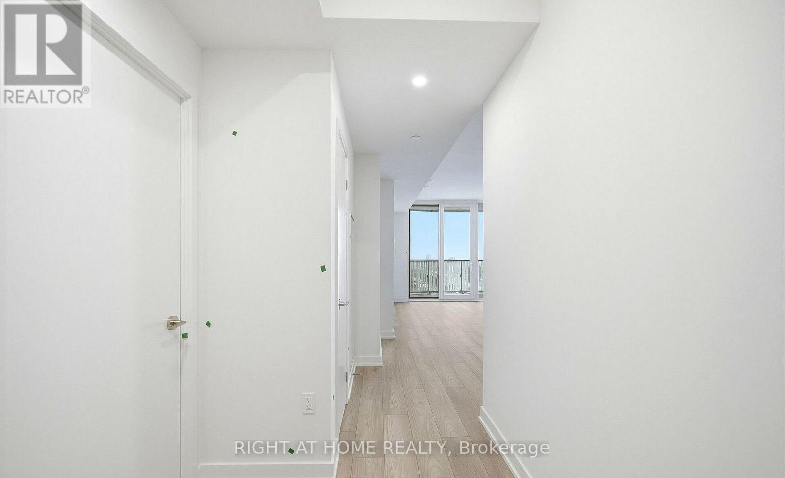 2301 - 1 Fairview Road E, Mississauga, Ontario  L5A 0B4 - Photo 5 - W12927976