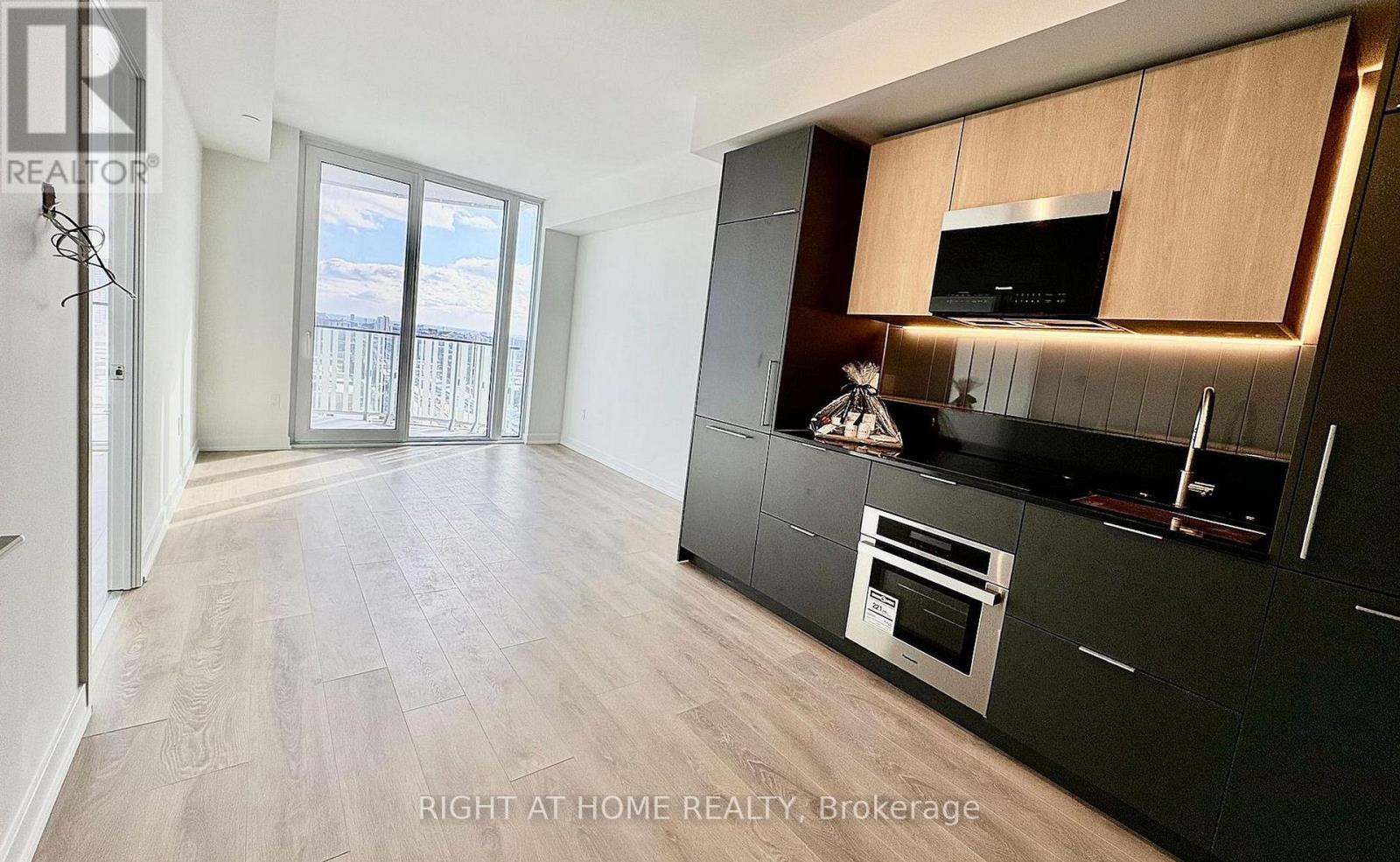 2301 - 1 Fairview Road E, Mississauga, Ontario  L5A 0B4 - Photo 7 - W12927976