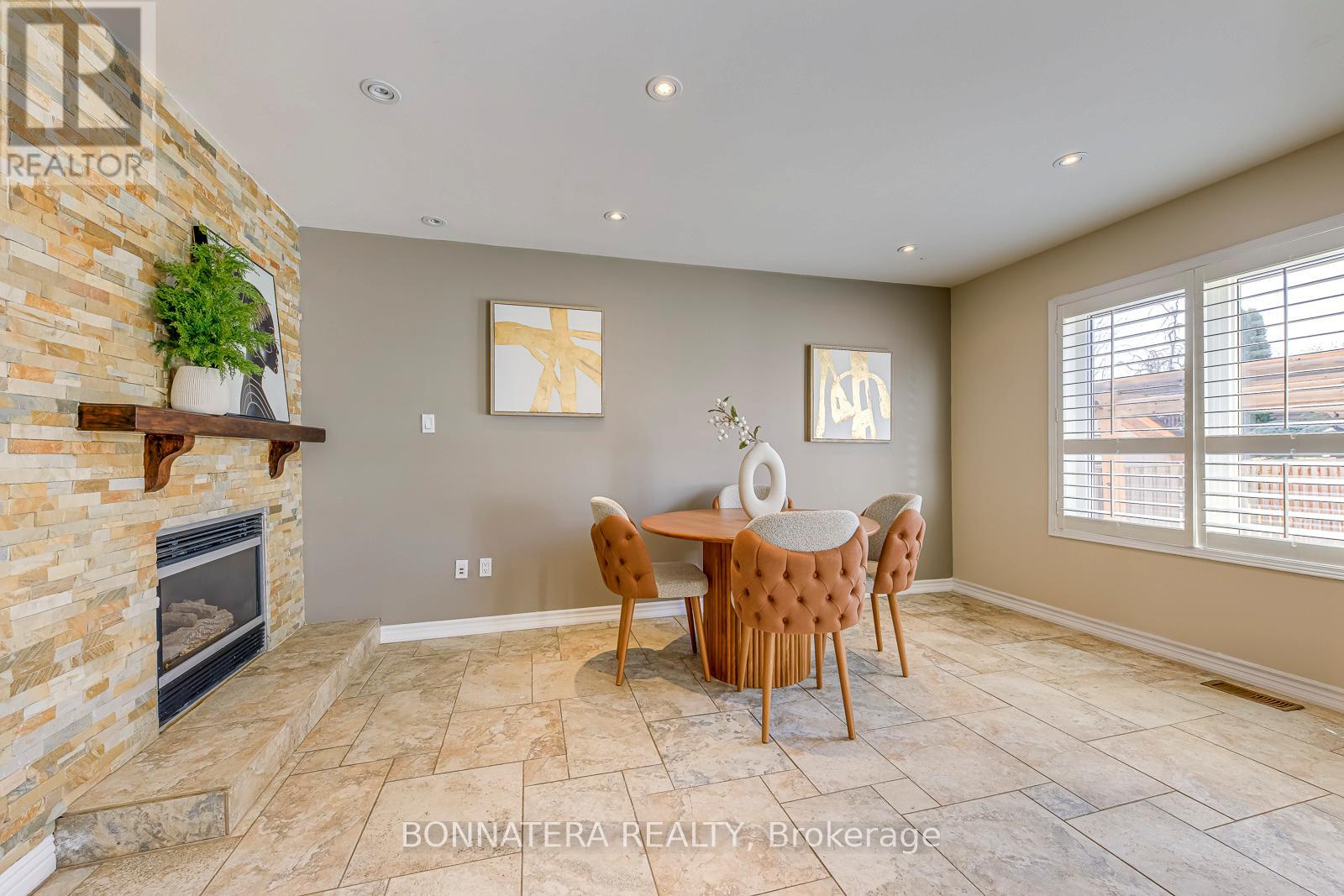 4836 Rosebush Road, Mississauga, Ontario  L5M 5N1 - Photo 12 - W12927978