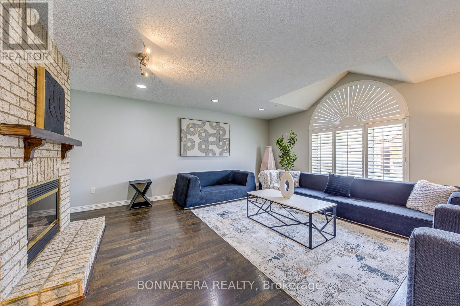 4836 Rosebush Road, Mississauga, Ontario  L5M 5N1 - Photo 4 - W12927978