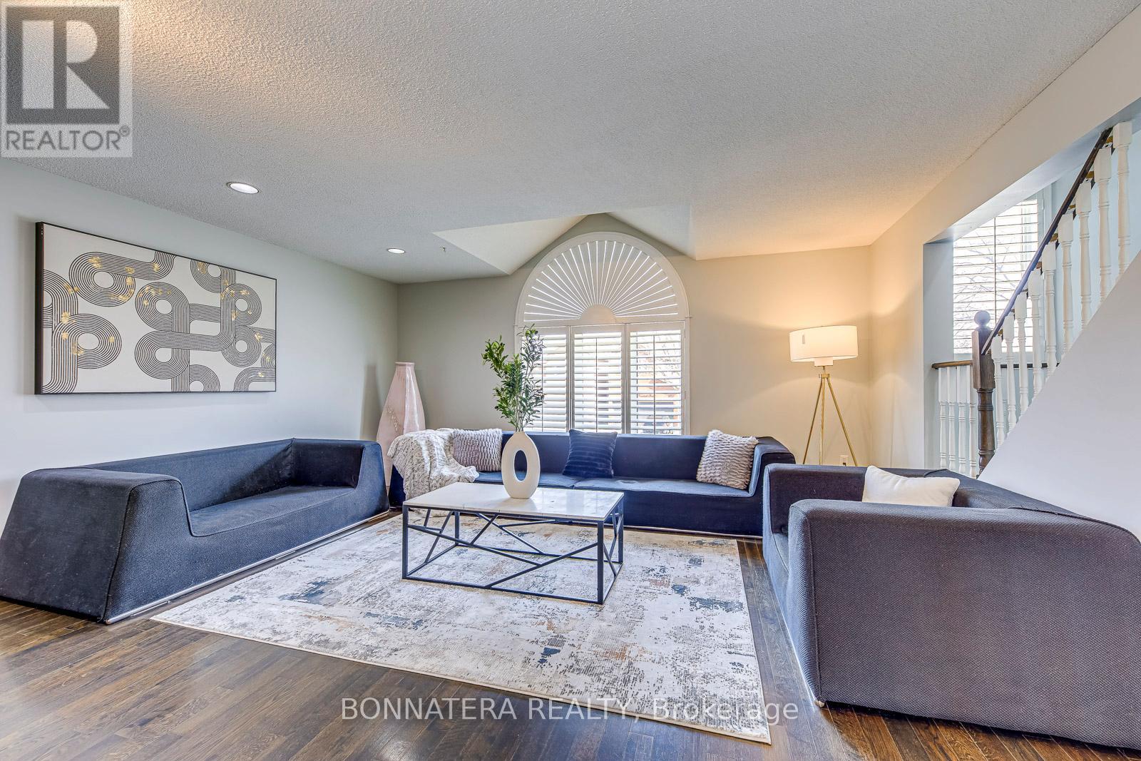 4836 Rosebush Road, Mississauga, Ontario  L5M 5N1 - Photo 5 - W12927978