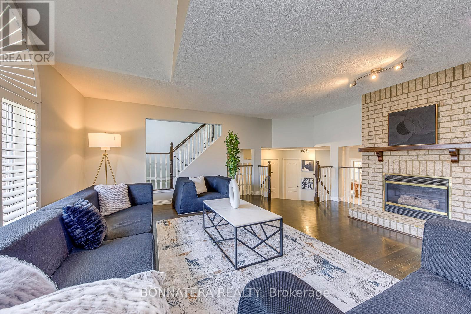 4836 Rosebush Road, Mississauga, Ontario  L5M 5N1 - Photo 6 - W12927978