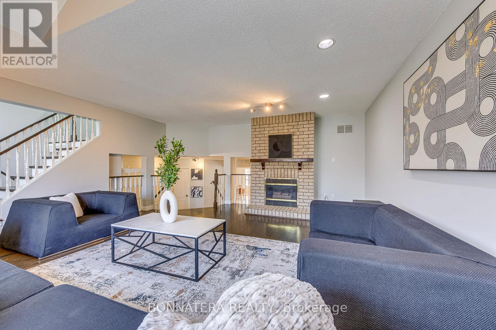 4836 Rosebush Road, Mississauga, Ontario  L5M 5N1 - Photo 7 - W12927978