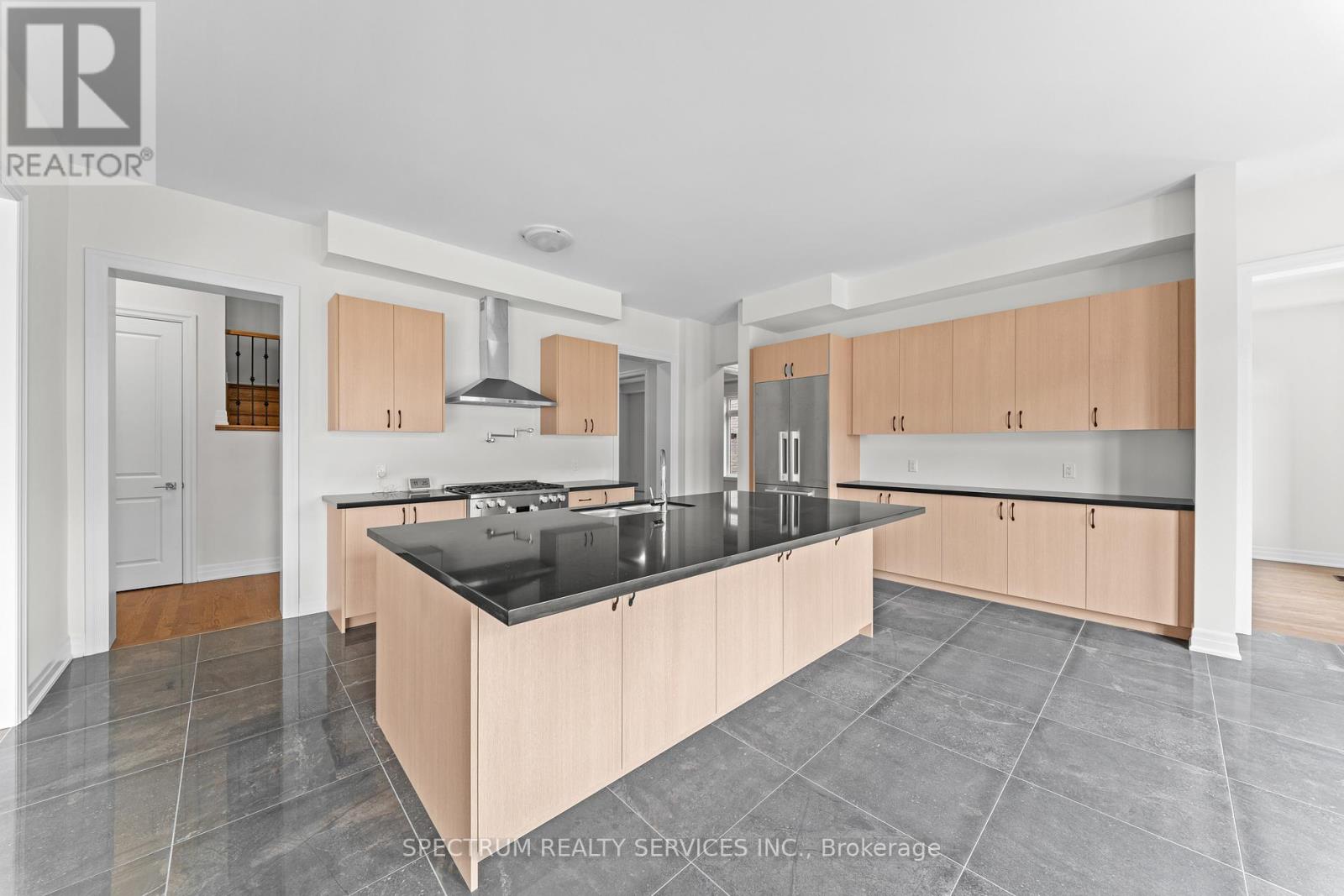 17 Mosswood Trail, Brampton, Ontario  L6P 4E7 - Photo 12 - W12927996