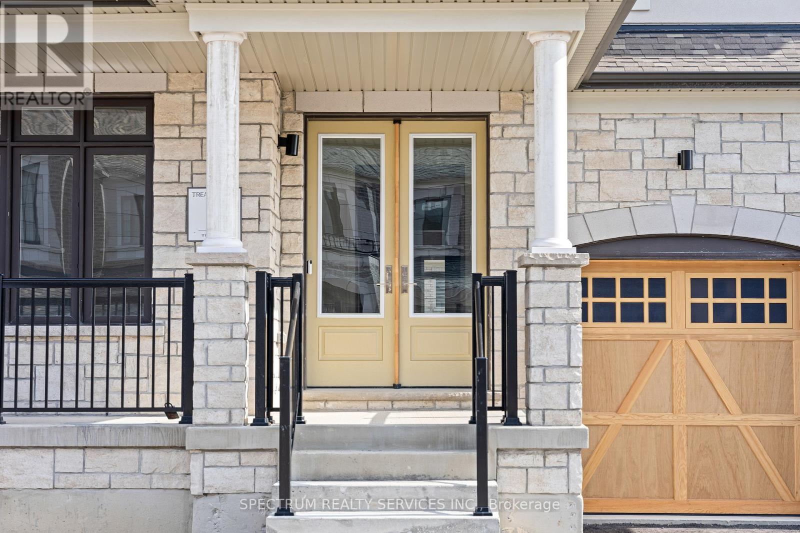 17 Mosswood Trail, Brampton, Ontario  L6P 4E7 - Photo 2 - W12927996