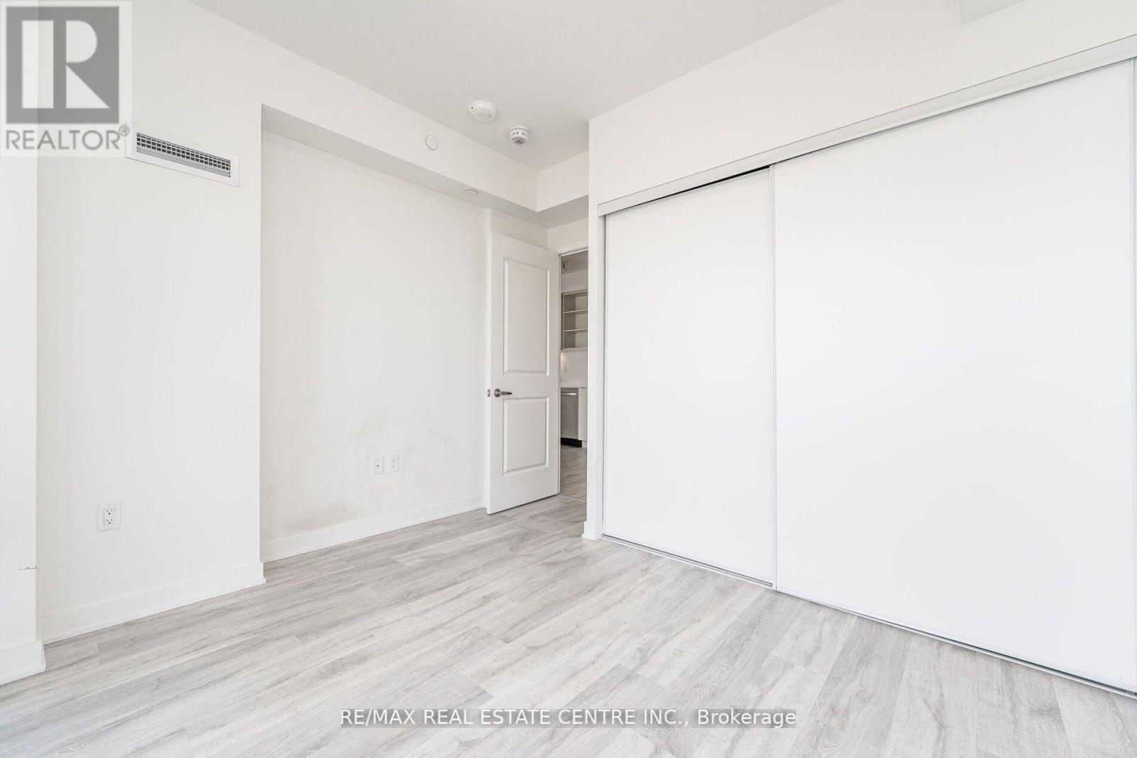 602b - 4655 Metcalfe Avenue, Mississauga, Ontario  L5M 0Z7 - Photo 22 - W12928022