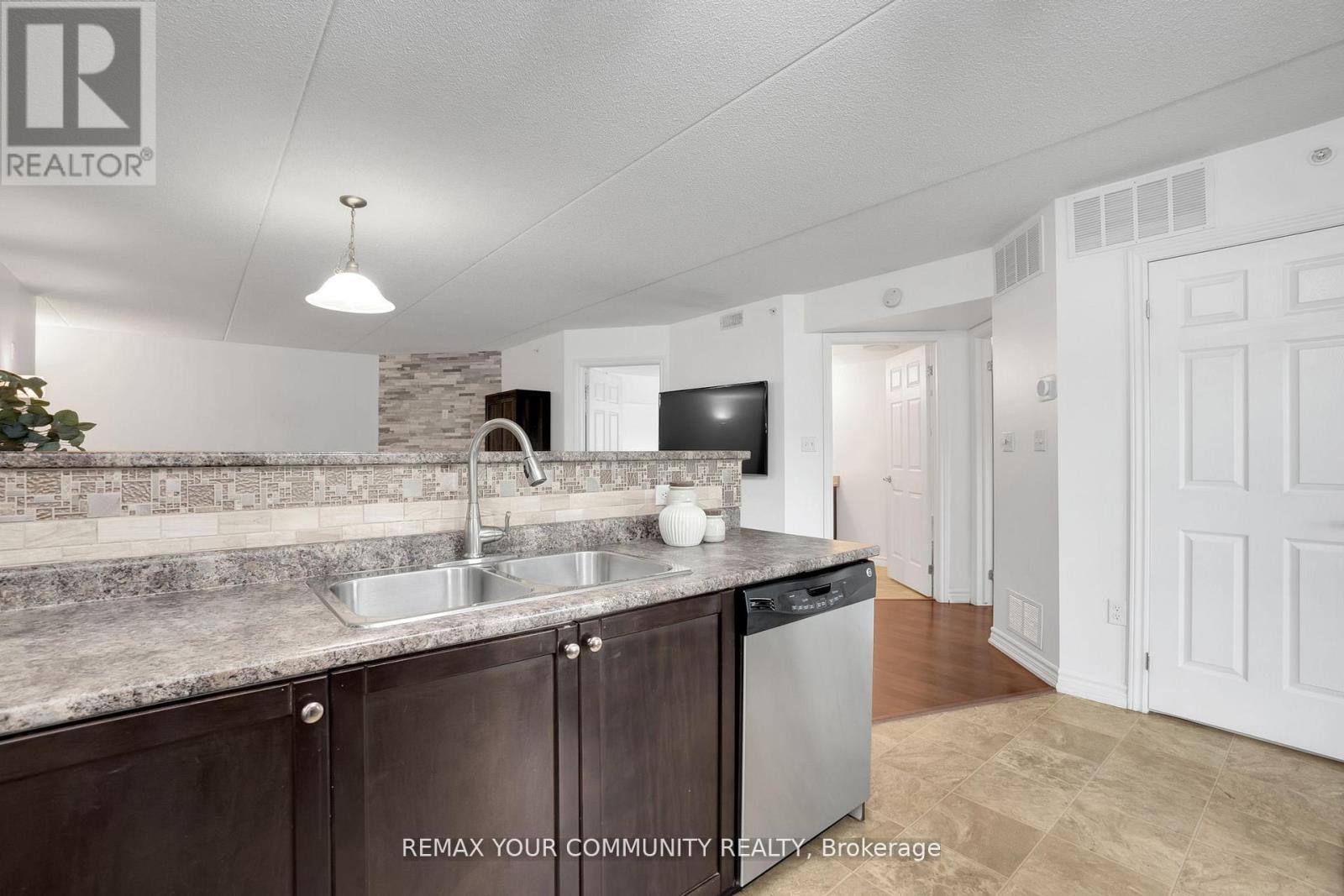 101 - 1360 Main Street, Milton, Ontario  L9T 7S5 - Photo 10 - W12928024