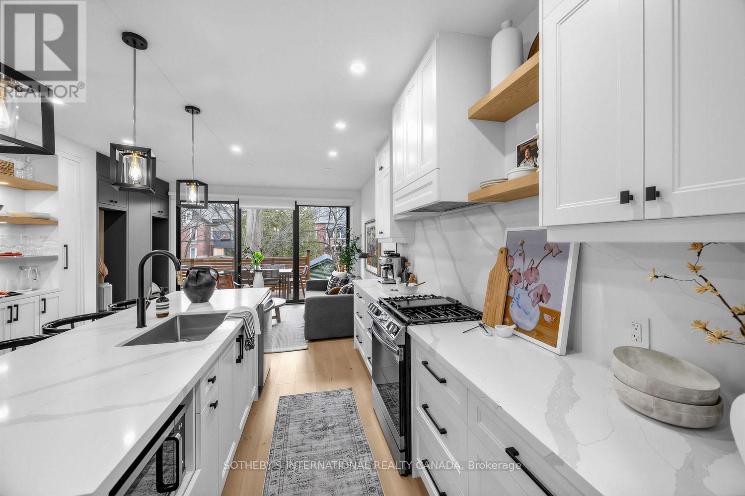 36 Ridley Gardens, Toronto (High Park-Swansea), Ontario  M6R 2T8 - Photo 10 - W12928030