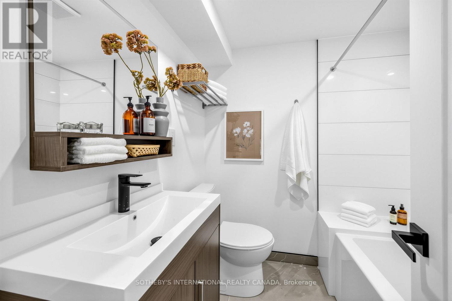 36 Ridley Gardens, Toronto (High Park-Swansea), Ontario  M6R 2T8 - Photo 32 - W12928030