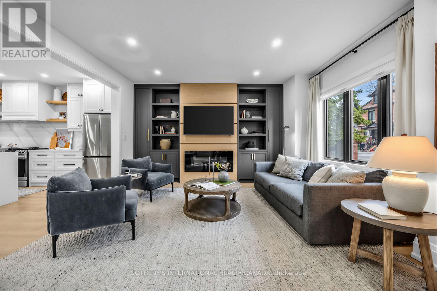 36 Ridley Gardens, Toronto (High Park-Swansea), Ontario  M6R 2T8 - Photo 4 - W12928030