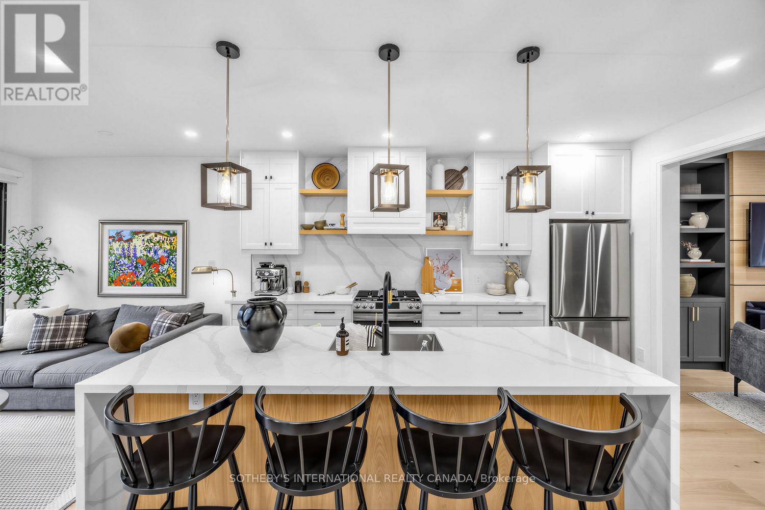 36 Ridley Gardens, Toronto (High Park-Swansea), Ontario  M6R 2T8 - Photo 8 - W12928030