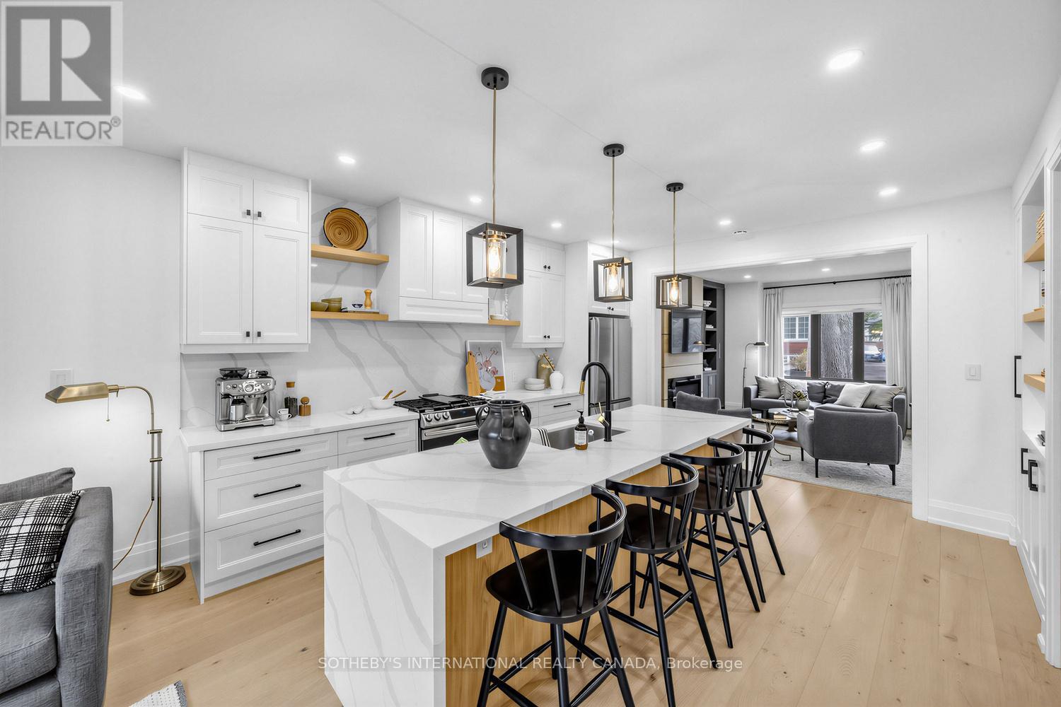 36 Ridley Gardens, Toronto (High Park-Swansea), Ontario  M6R 2T8 - Photo 9 - W12928030