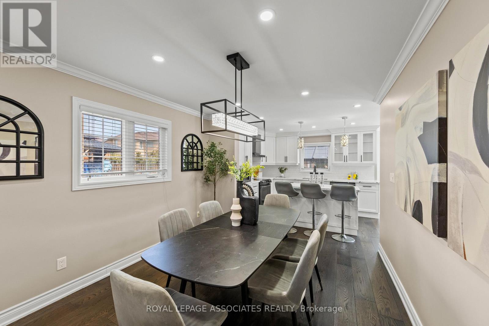 33 Hutton Crescent, Caledon, Ontario  L7C 1A3 - Photo 7 - W12923614