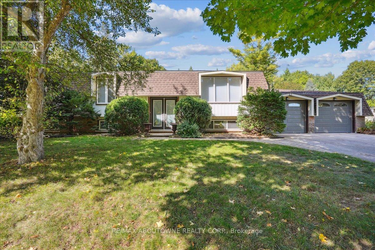 25 BANNISDALE WAY, Hamilton, Ontario