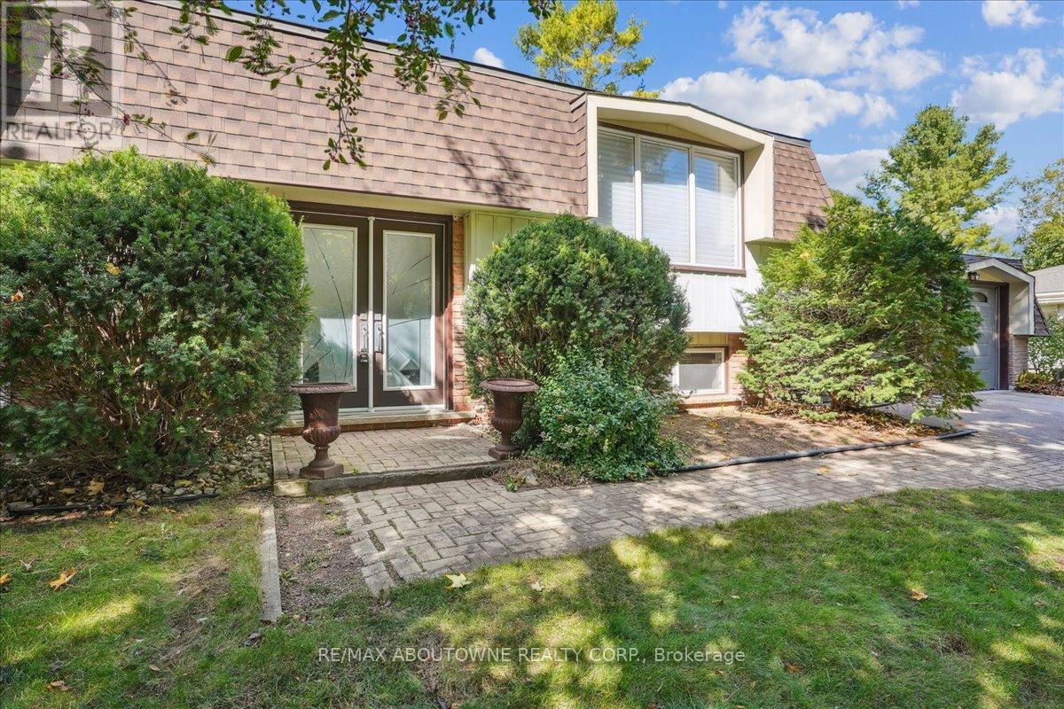 25 Bannisdale Way, Hamilton, Ontario  L0R 1H2 - Photo 5 - X12927842