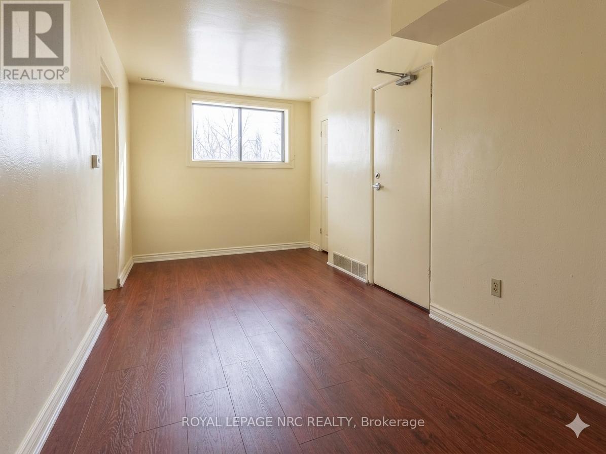 Unit 1 - 389 Elizabeth Street, Grimsby, Ontario  L3M 3K6 - Photo 8 - X12927886