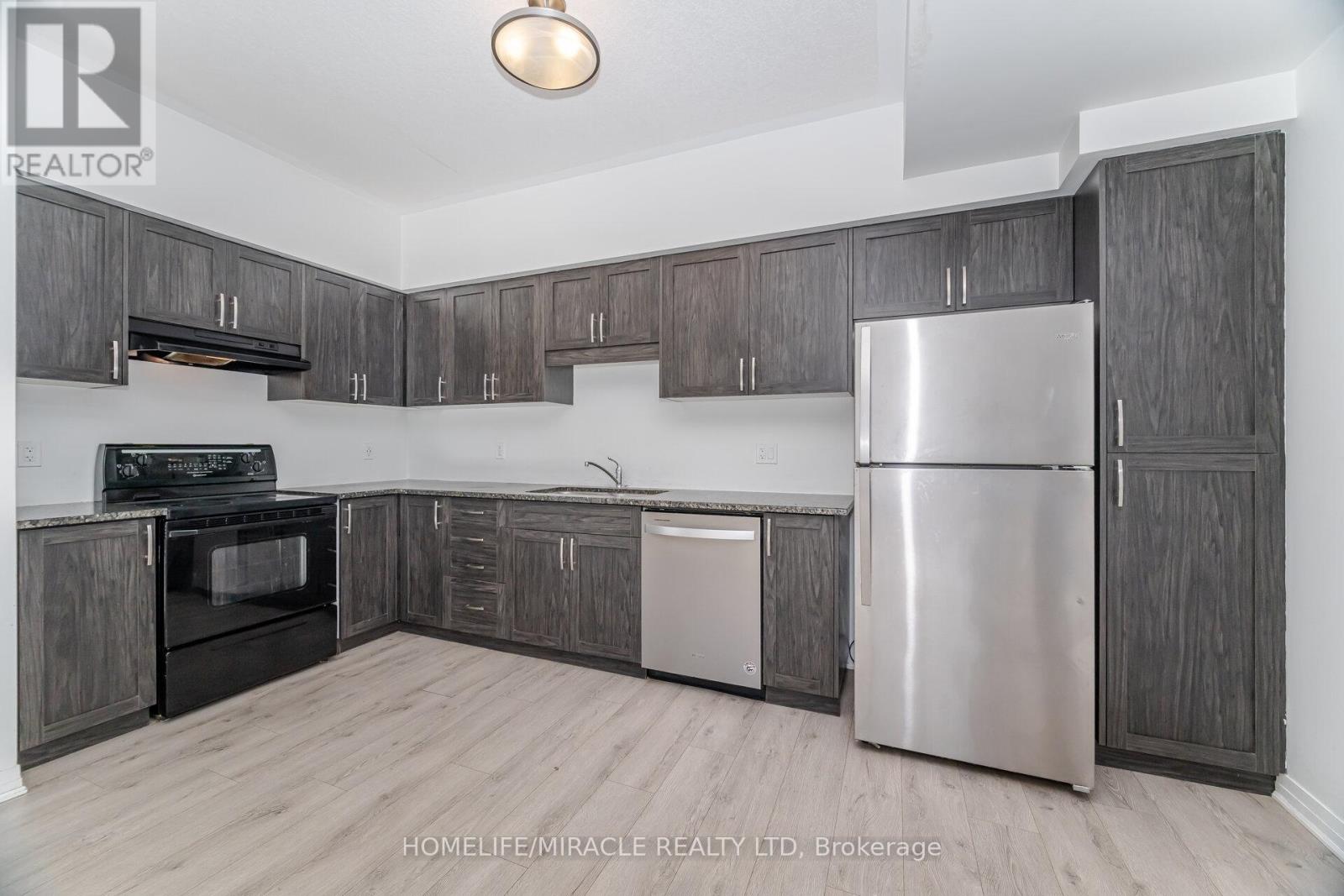 15 Visionary Avenue, Kitchener, Ontario  N2R 0R7 - Photo 14 - X12928018