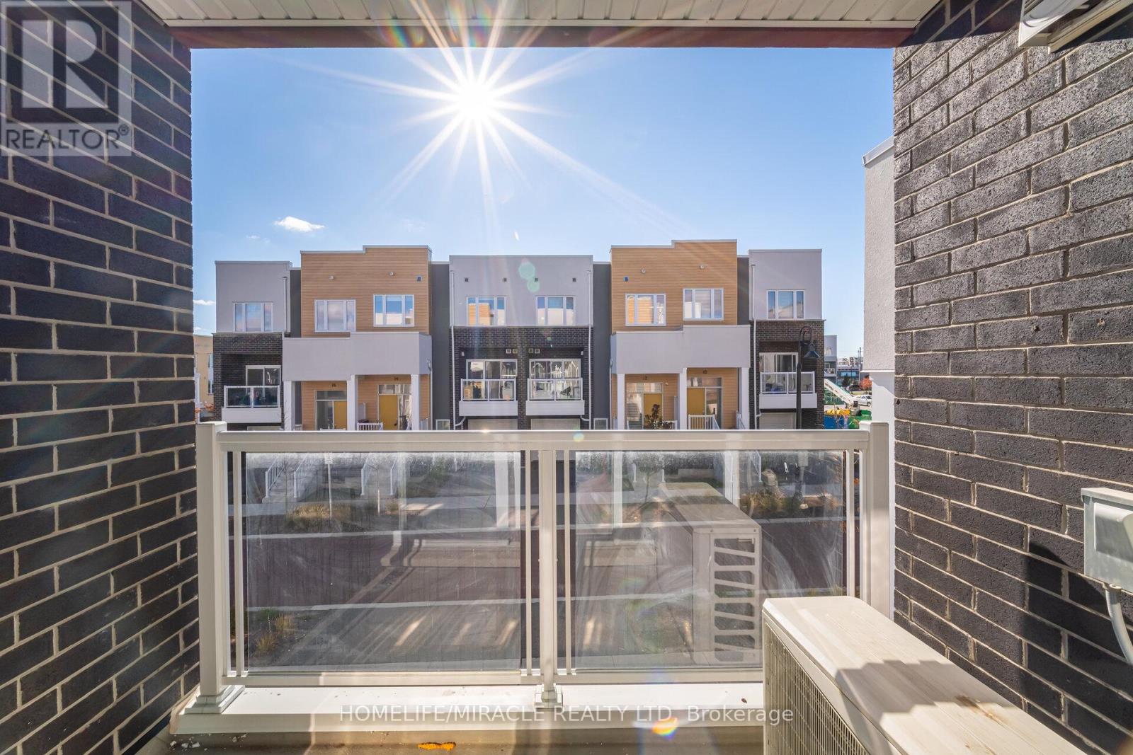 15 Visionary Avenue, Kitchener, Ontario  N2R 0R7 - Photo 8 - X12928018