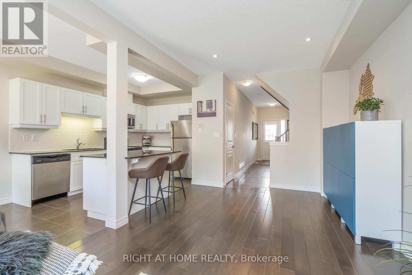 27 Hitching Post Ridge, Hamilton, Ontario  L0R 1C0 - Photo 12 - X12928026