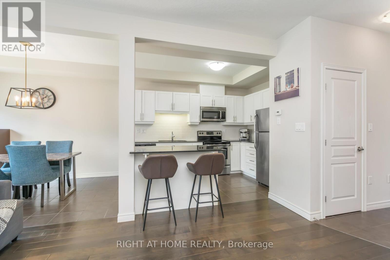 27 Hitching Post Ridge, Hamilton, Ontario  L0R 1C0 - Photo 13 - X12928026