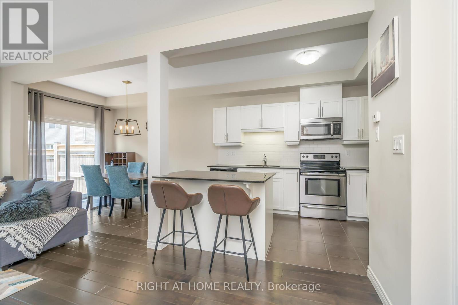 27 Hitching Post Ridge, Hamilton, Ontario  L0R 1C0 - Photo 14 - X12928026