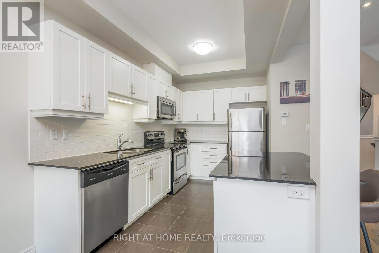 27 Hitching Post Ridge, Hamilton, Ontario  L0R 1C0 - Photo 16 - X12928026