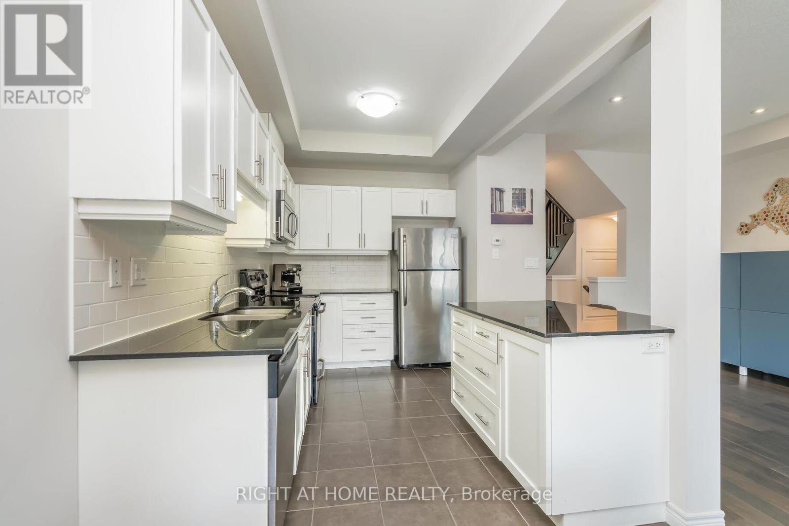 27 Hitching Post Ridge, Hamilton, Ontario  L0R 1C0 - Photo 17 - X12928026