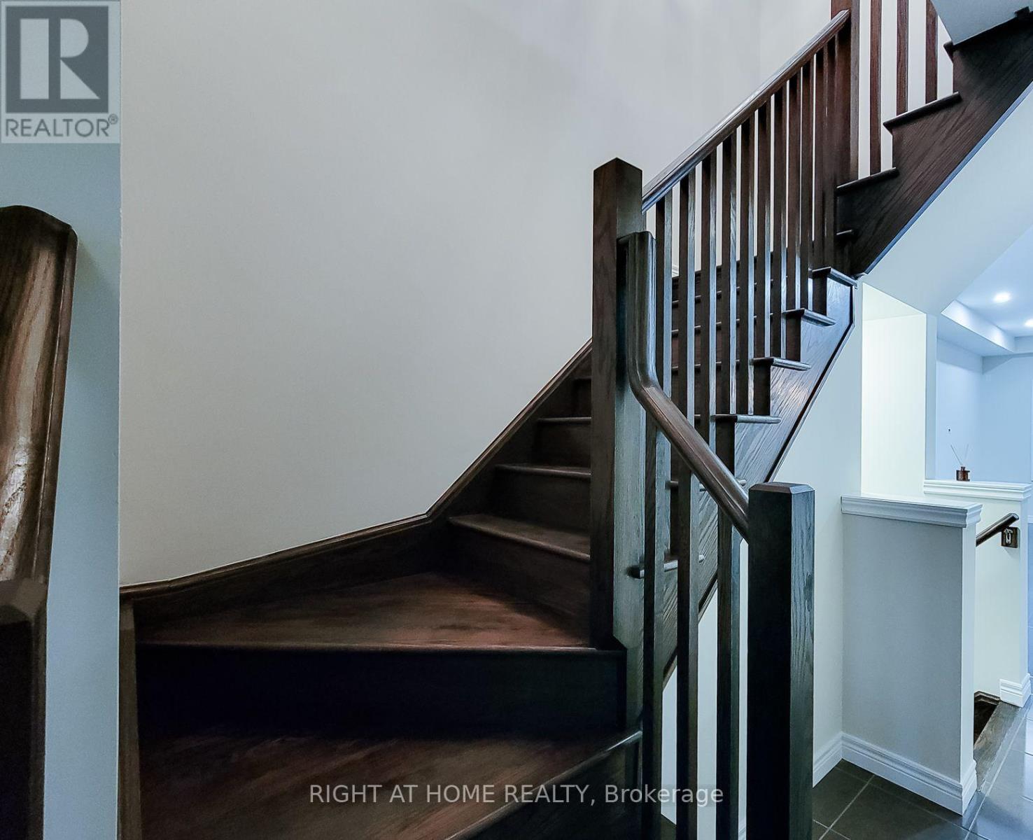 27 Hitching Post Ridge, Hamilton, Ontario  L0R 1C0 - Photo 22 - X12928026