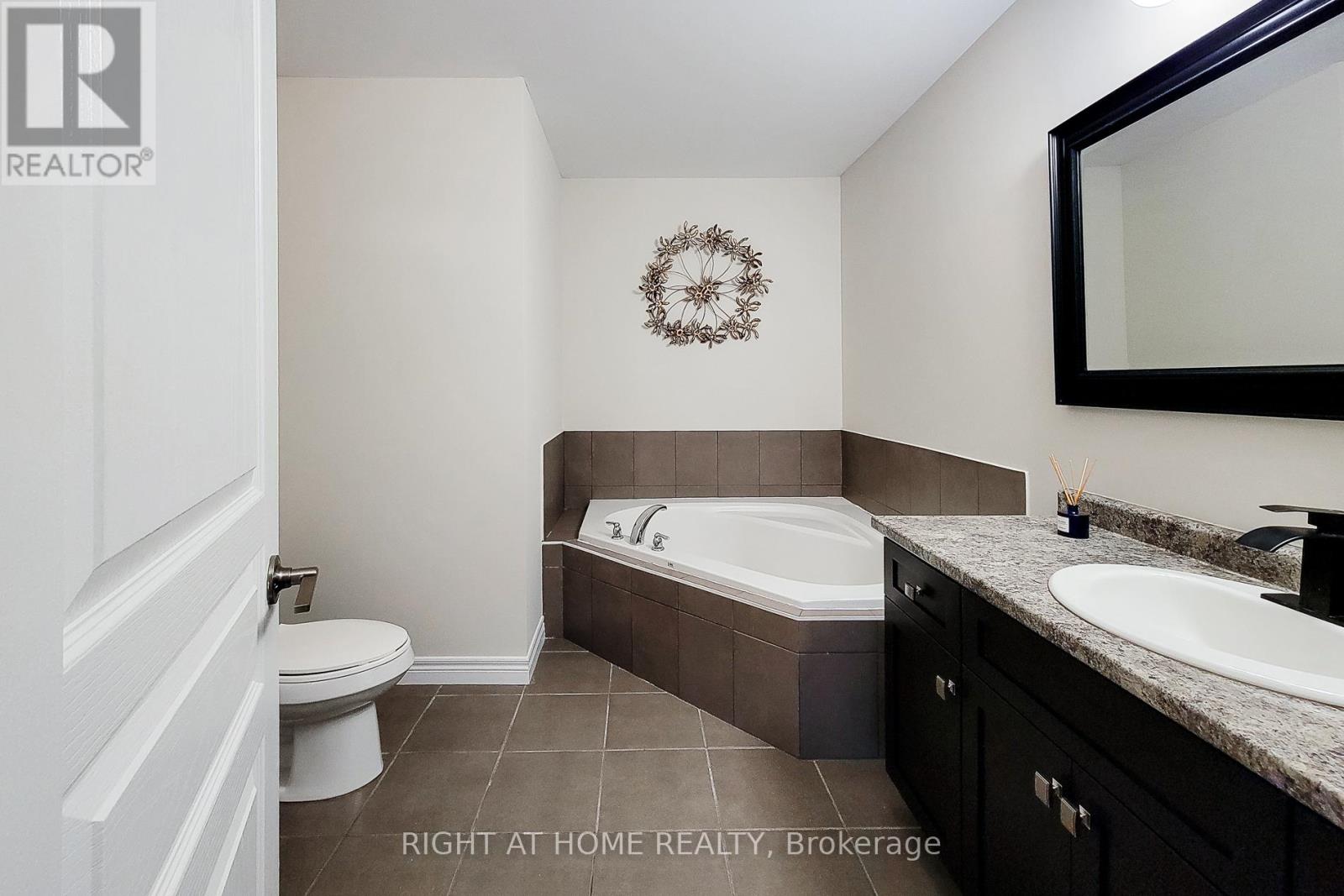 27 Hitching Post Ridge, Hamilton, Ontario  L0R 1C0 - Photo 29 - X12928026