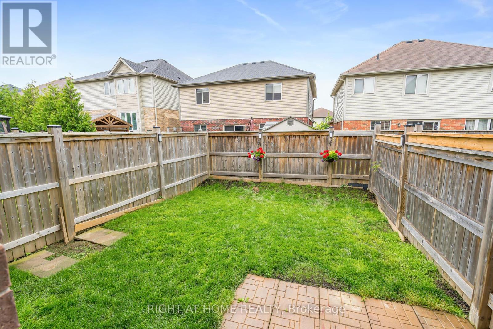 27 Hitching Post Ridge, Hamilton, Ontario  L0R 1C0 - Photo 40 - X12928026