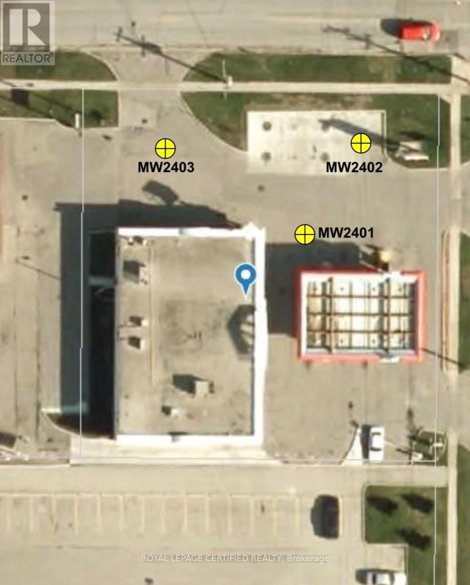 203 Indian Road S, Sarnia, Ontario  N7T 3W3 - Photo 5 - X12928046