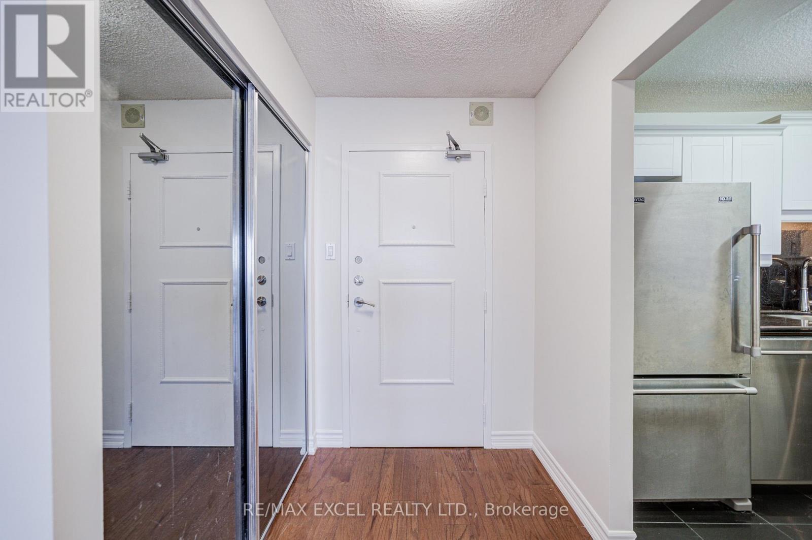 1107 - 5280 Lakeshore Road, Burlington, Ontario  L7L 5R1 - Photo 10 - W12750934