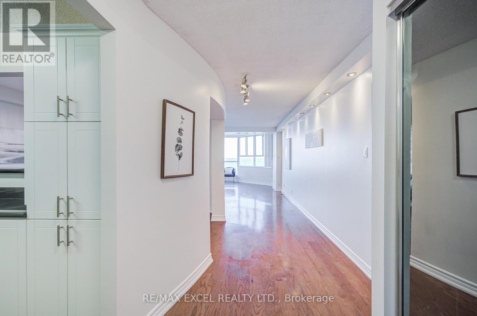 1107 - 5280 Lakeshore Road, Burlington, Ontario  L7L 5R1 - Photo 11 - W12750934