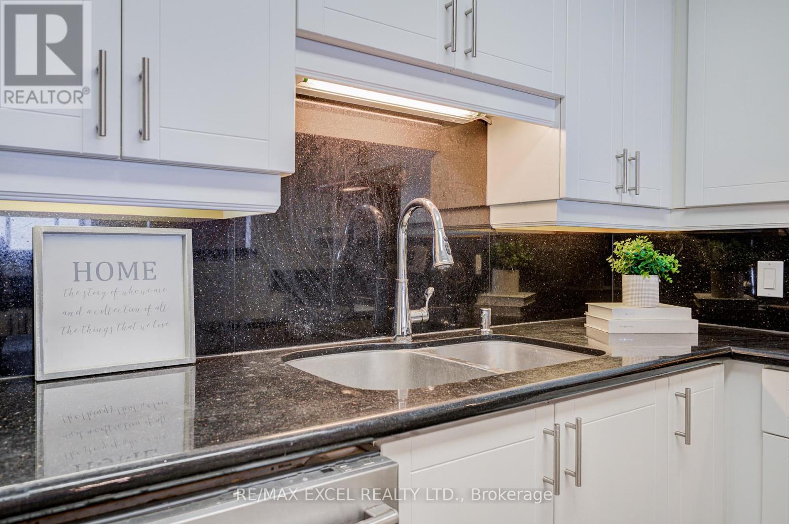 1107 - 5280 Lakeshore Road, Burlington, Ontario  L7L 5R1 - Photo 15 - W12750934