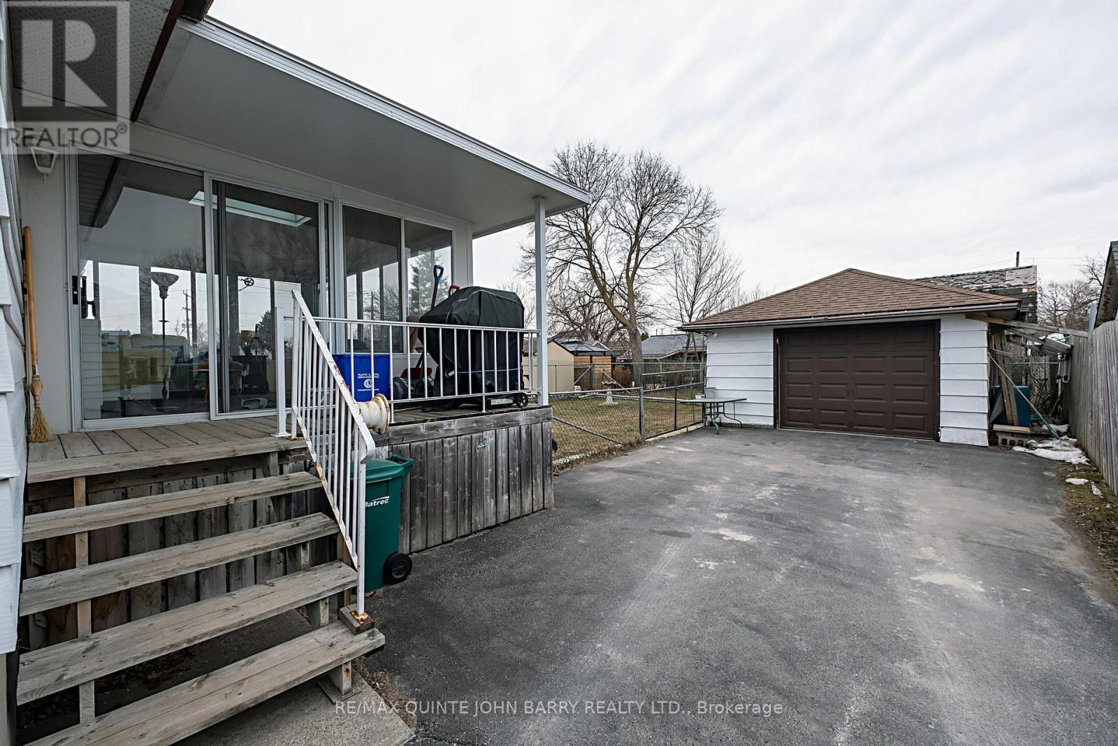 247 West Street, Quinte West, Ontario  K8V 2N2 - Photo 26 - X12928238