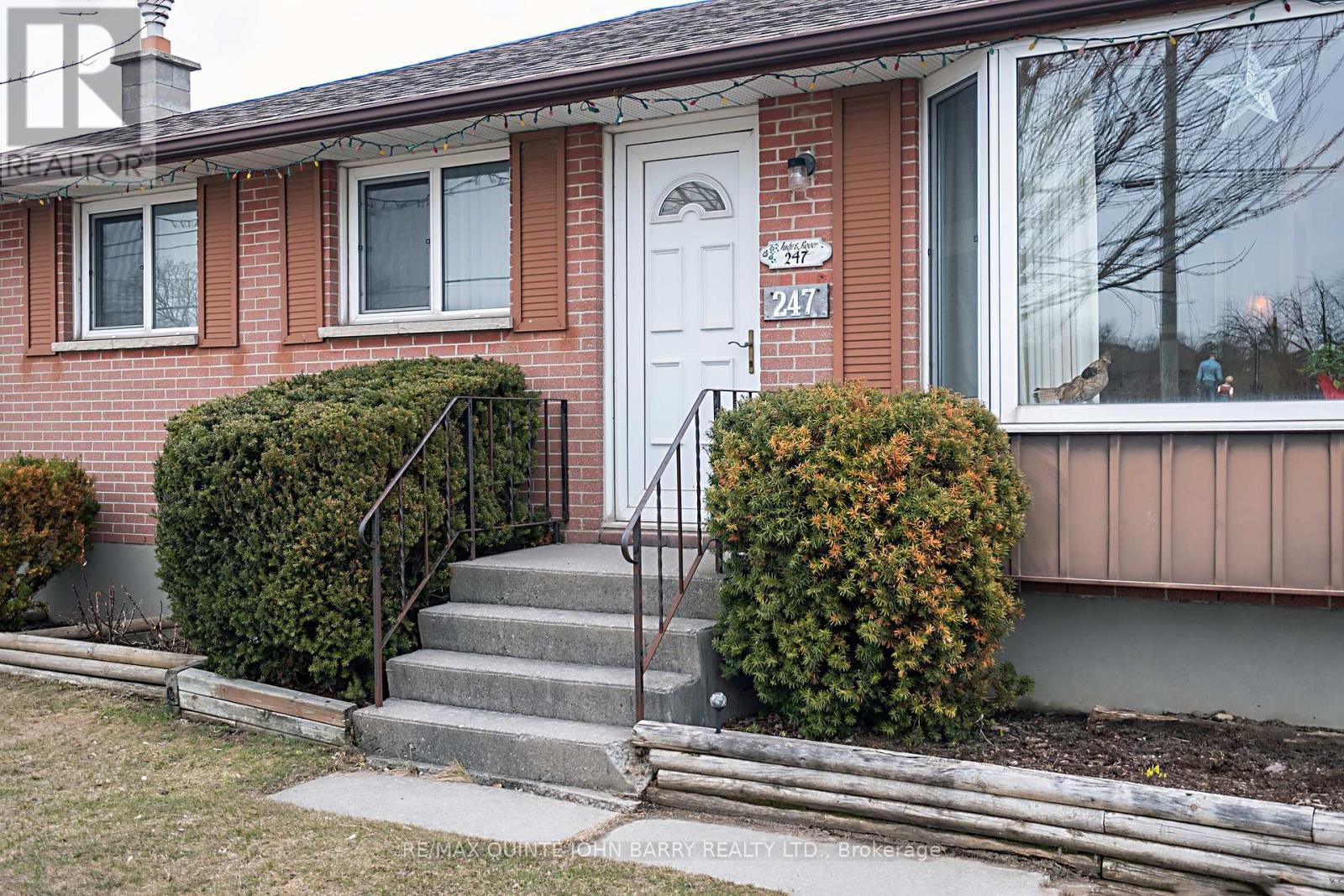 247 West Street, Quinte West, Ontario  K8V 2N2 - Photo 4 - X12928238