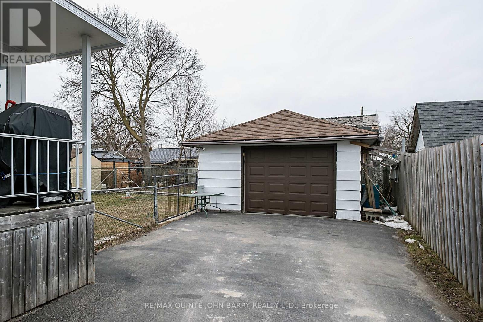 247 West Street, Quinte West, Ontario  K8V 2N2 - Photo 5 - X12928238